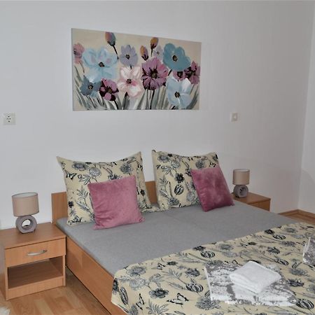 Apartman Luka Kaštela Exteriör bild
