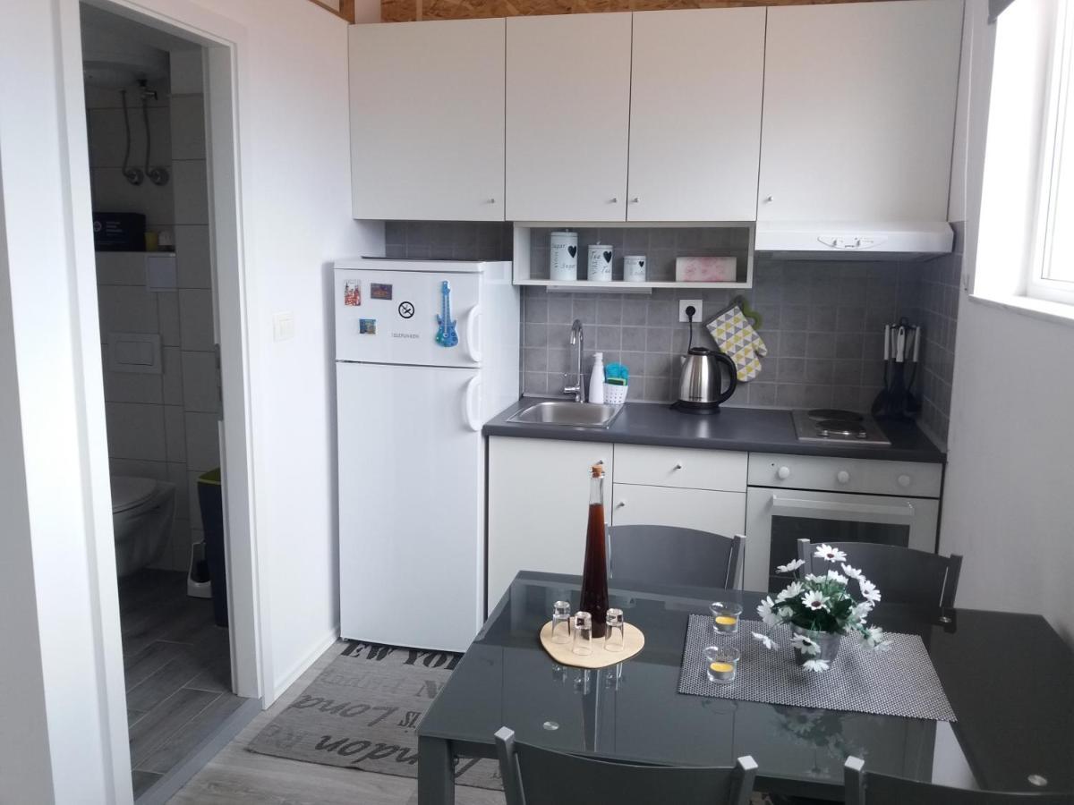 Apartman Luka Kaštela Exteriör bild