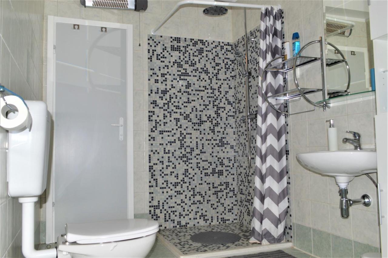 Apartman Luka Kaštela Exteriör bild