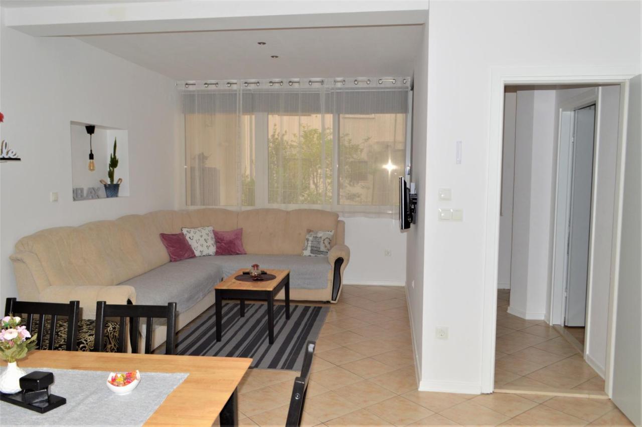 Apartman Luka Kaštela Exteriör bild