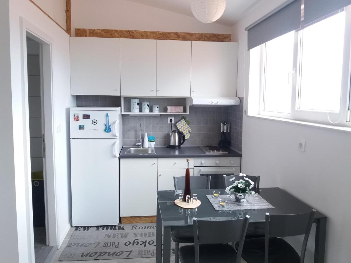 Apartman Luka Kaštela Exteriör bild