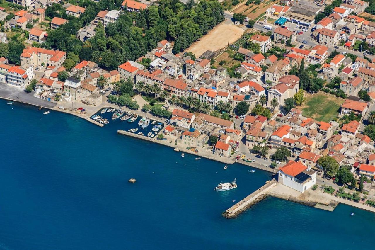 Apartman Luka Kaštela Exteriör bild