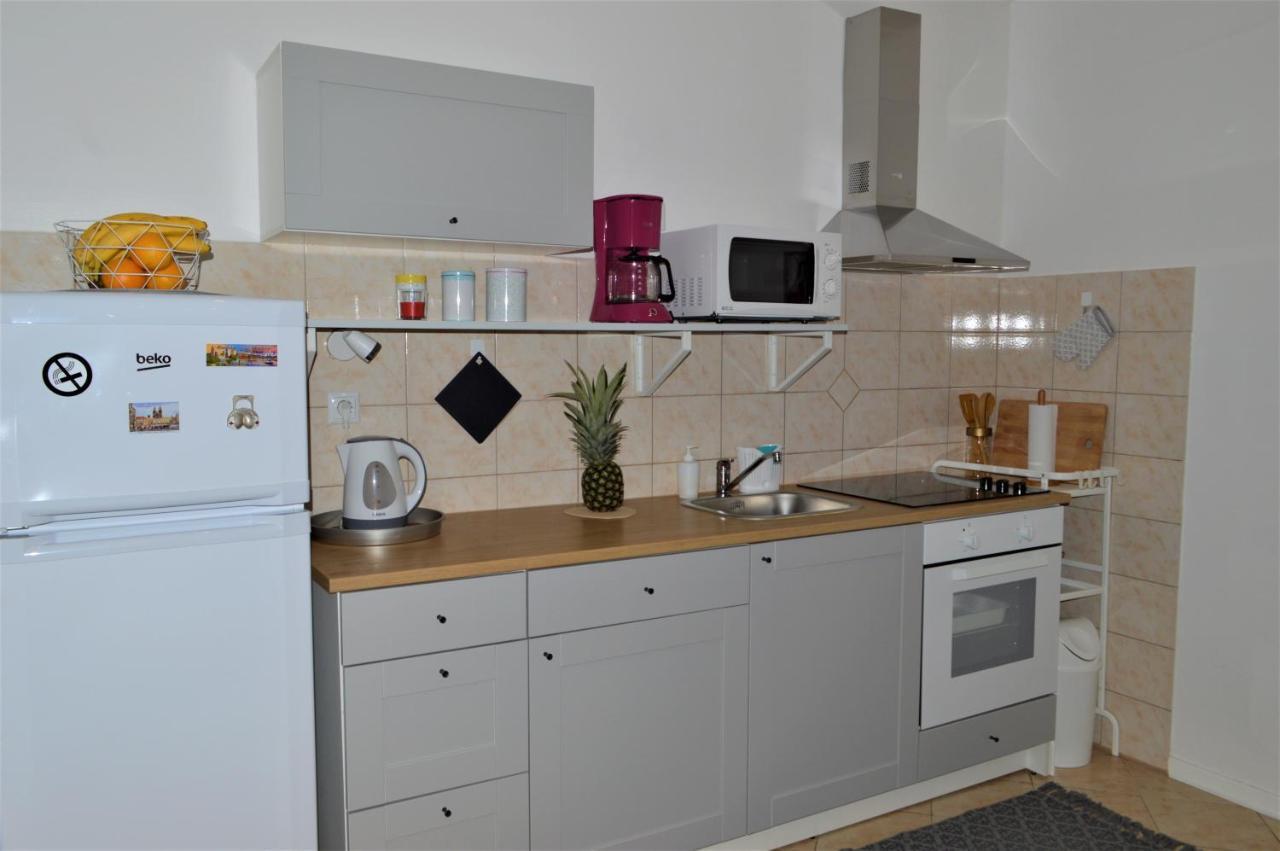 Apartman Luka Kaštela Exteriör bild